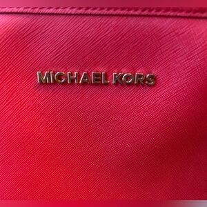 Michael Kors tote in excellent condition! Large